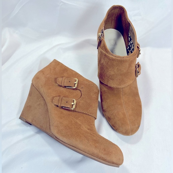 Anne Klein “AKTAYLOR” Caramel Wedge Booties - Picture 1 of 11